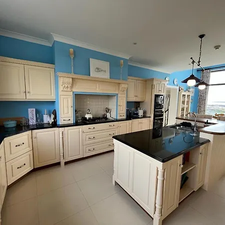 Doleen House * Ballyconneely