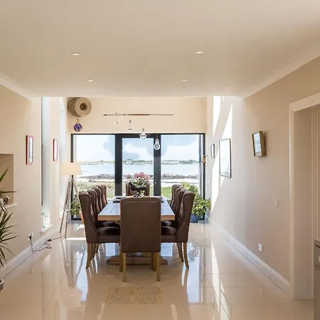 度假居 Doleen House 巴利康尼利